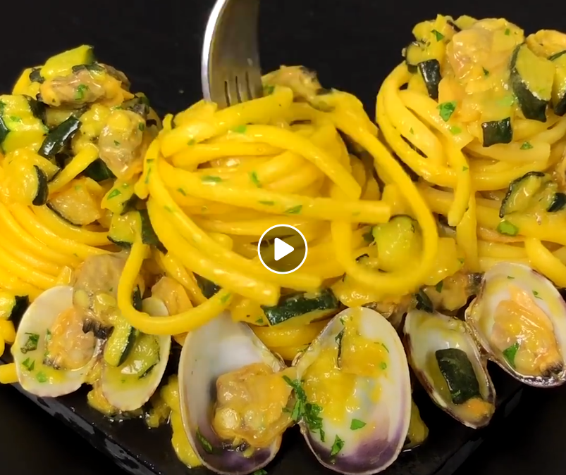 Linguine con zafferano, zucchine e vongole